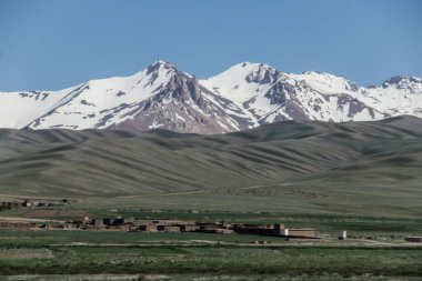 2019 'da Bamyan' da, Orta İskoçya 'da, Afganistan köyündeki çocuklar sokaktaydı.