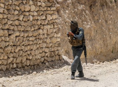 Haziran 2019 'da Afganistan' ın orta Afganistan 'daki Bamyan bölgesinde ücra bir köy okulunda
