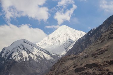 Afganistan 'daki Wakan Vadisi, Çin, Pakistan ve Tacikistan sınırının yanında.