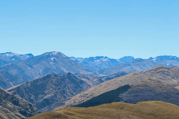 2019年3月の夏にニュージーランドの南島の山々 — ストック写真