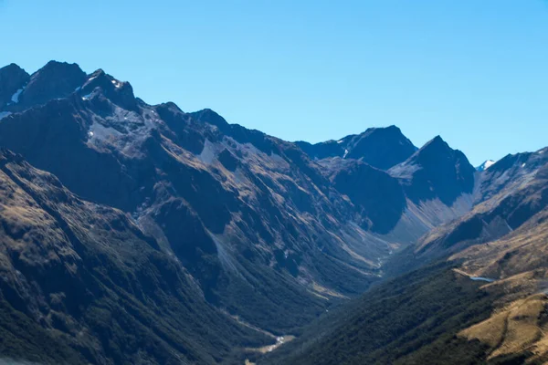 2019年3月の夏にニュージーランドの南島の山々 — ストック写真