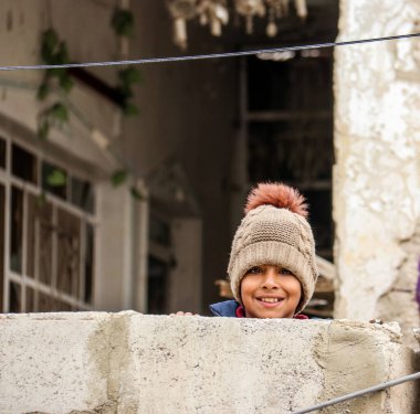 Afganistan 'ın orta Afganistan' daki Bamyan bölgesinde uzak köy okulu, Haziran 2019