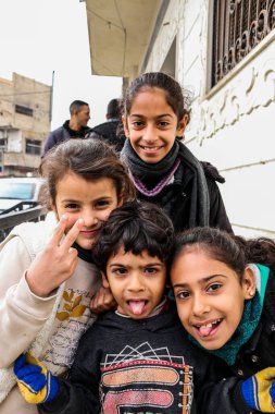 Afganistan 'ın orta Afganistan' daki Bamyan bölgesinde uzak köy okulu, Haziran 2019