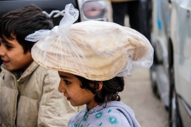 Afganistan 'ın orta Afganistan' daki Bamyan bölgesinde uzak köy okulu, Haziran 2019