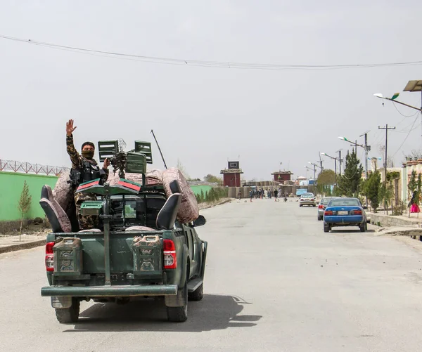 Vecchi Veicoli Blindati Scorta Militare Cannoni Carri Armati Gardez Afghanistan — Foto Stock