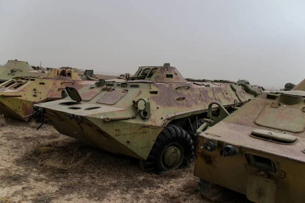 Régi Páncélozott Járművek Katonai Kíséretek Fegyverek Tankok Gardezben Afganisztánban — Stock Fotó