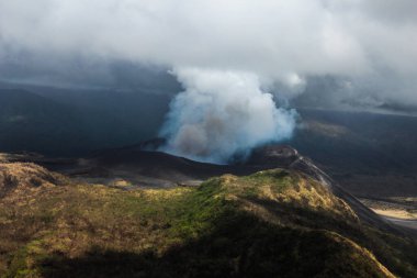 Kasırga sonrası Vanuatu Pam yıkımı