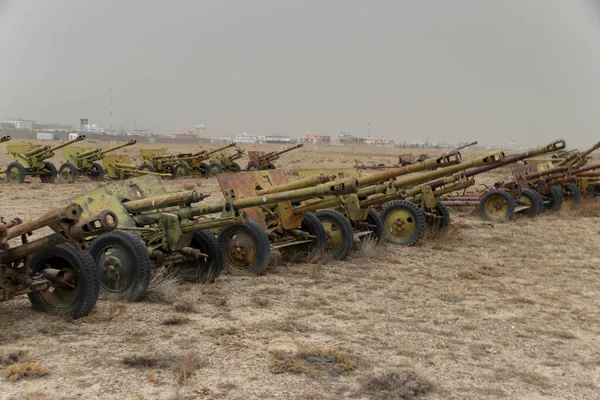Παλιά Τεθωρακισμένα Οχήματα Στρατιωτική Συνοδεία Όπλα Και Τανκς Στο Gardez — Φωτογραφία Αρχείου