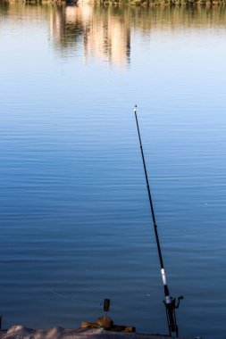 2020 Aralık 'ında Suriye' de Fırat nehrinde balık avı