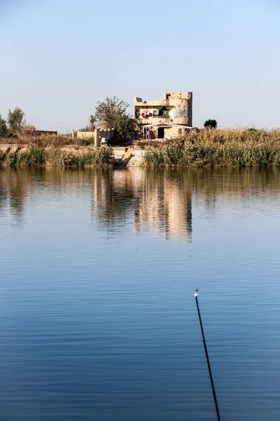 2020年12月のシリアのユーフラテス川での釣り — ストック写真