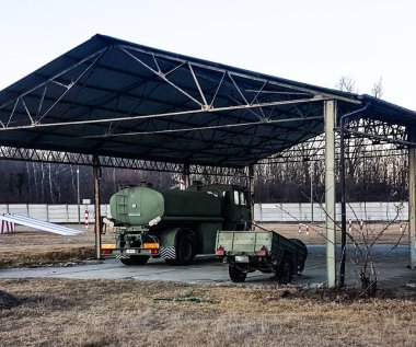 2017 yılında Afganistan 'da CO2 yangın söndürücüleri kullanılmış ve yıpranmış.