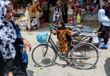 Afganistan 'daki Wakan Vadisi, Çin, Pakistan ve Tacikistan sınırının yanında.