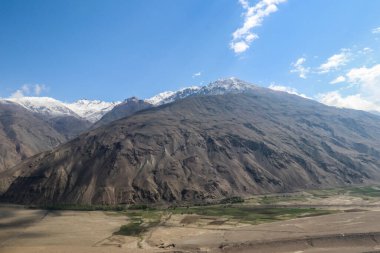 Afganistan 'daki Wakan Vadisi, Çin, Pakistan ve Tacikistan sınırının yanında.