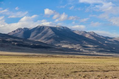 Afganistan 'daki Wakan Vadisi, Çin, Pakistan ve Tacikistan sınırının yanında.