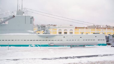 Sovyet savaş gemileri ve bir denizaltı. Rus askeri donanımı..