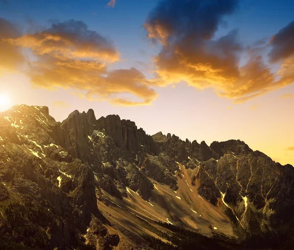 Dağ Latemar gün batımında — Stok fotoğraf