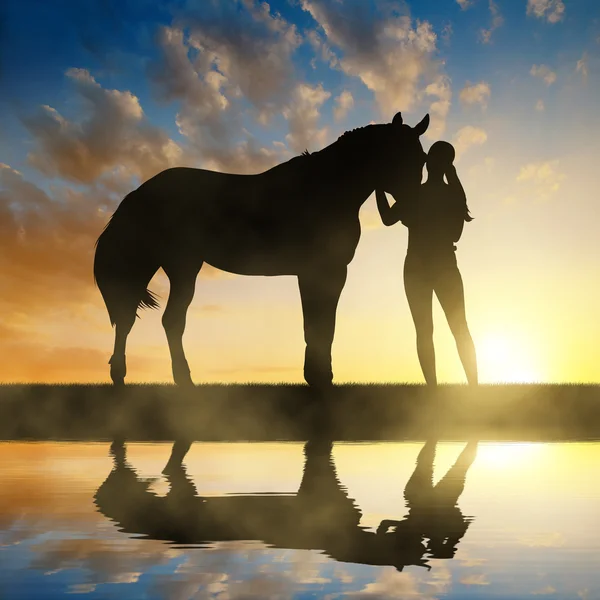 Mädchen mit Pferd — Stockfoto