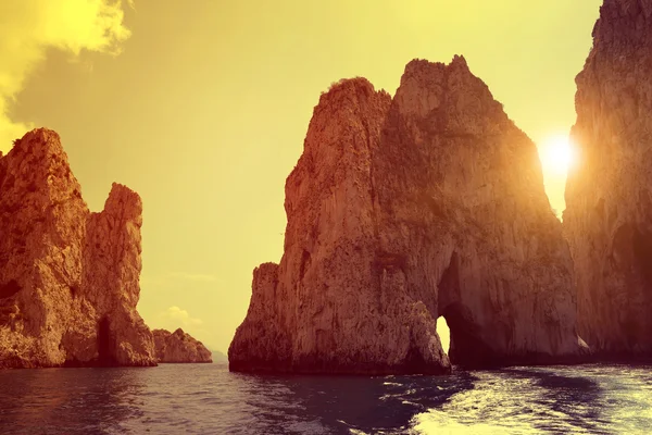 Faraglioni Scogliere a Capri — Foto Stock