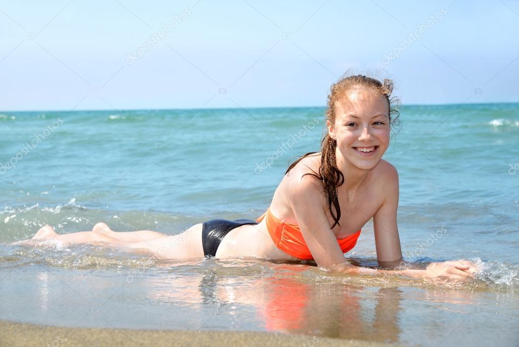 Фото Голых Девочек На Пляже