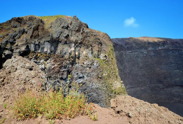 在那不勒斯维苏威火山火山口 — 图库照片