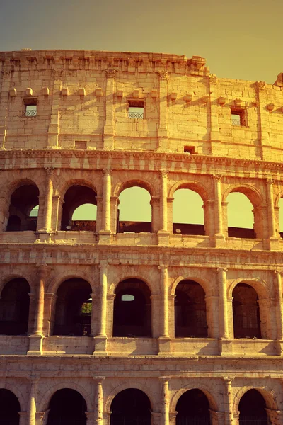 Anfiteatro ou Coliseu Flaviano em Roma — Fotografia de Stock