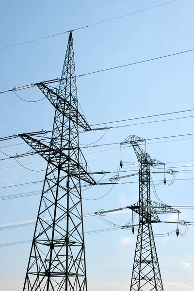 Högspänning elektriska tower — Stockfoto