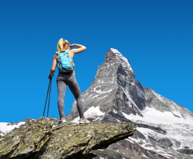 Üst arka plan dağ Matterhorn gurl