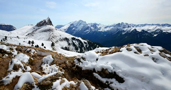 ドロマイトアルプスの冬の山の風景 ロデラ山頂からマルモラーダ山を眺めましょう 南チロル イタリア — ストック写真