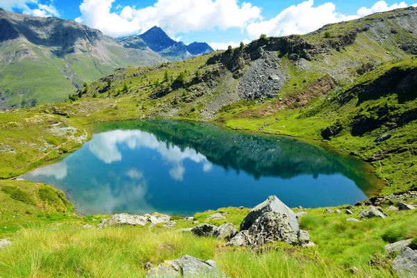 Lac Montagne Lago Loie Dans Parc National Gran Paradiso Lillaz — Photo