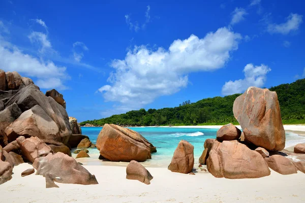 Playa Anse Cocos Con Grandes Piedras Granito Digue Island Océano — Foto de Stock