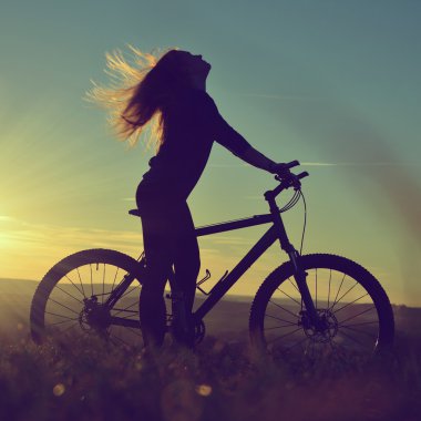 Bisikletli kız