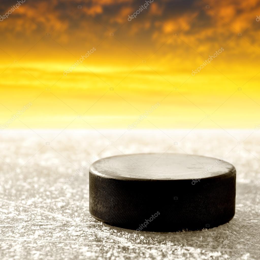 Black hockey puck