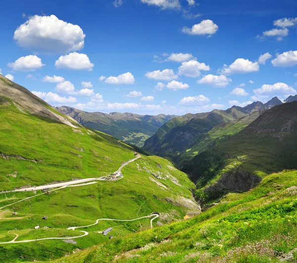 Krásná krajina s Alpami v národním parku Vysoké Taury, Rakousko. — Stock fotografie