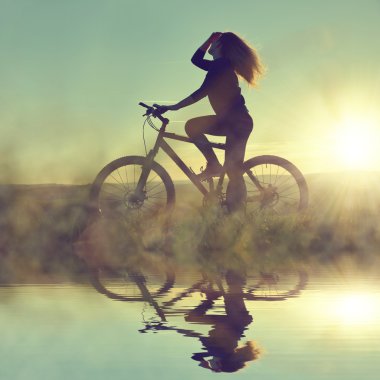 Bisikletli kız