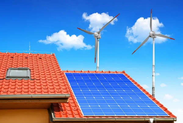 Solar panel on the roof of the house — Stock Photo, Image