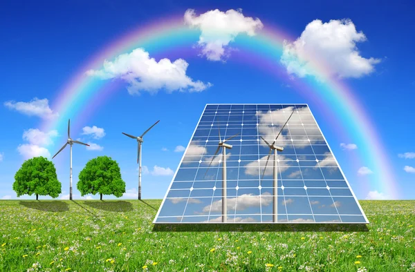 Painéis de energia solar e turbinas eólicas — Fotografia de Stock