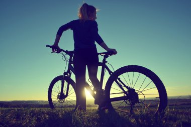 Bisikletli kız
