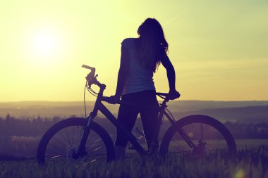 Bisikletli kız