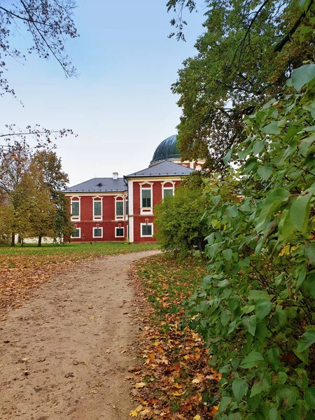 View Part Beautiful Baroque Veltrusy State Castle Leaves Bush Path — Stock Photo, Image