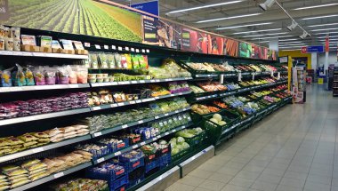 Süpermarkette buzdolabı
