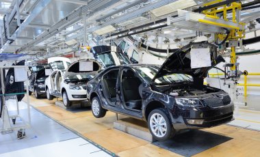 Skoda Octavia fabrika bir konveyör satır
