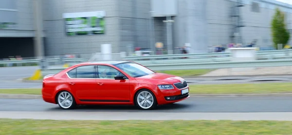 Nieuwe skoda octavia op de test circuit — Stockfoto