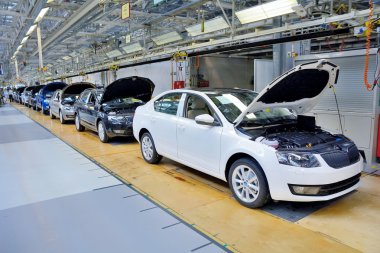 Skoda Octavia fabrika bir konveyör satır