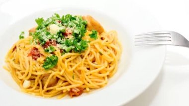 İtalyan yemeği spagetti