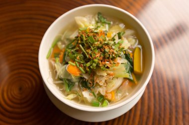 Vejetaryen sebze çorbası