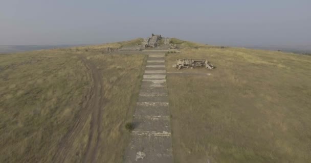 Savur grób na terenie Donbasu — Wideo stockowe