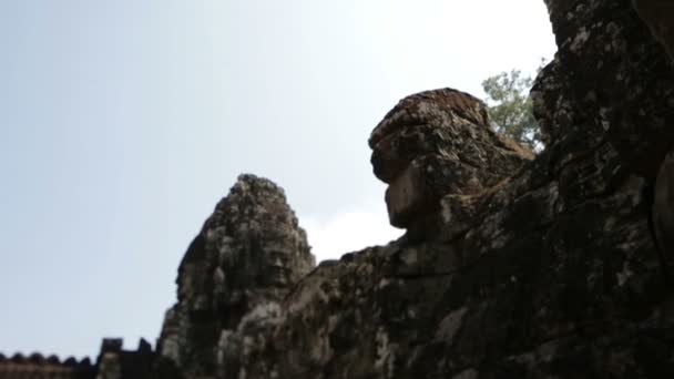 Angkor pared templo movimiento foco — Vídeo de stock