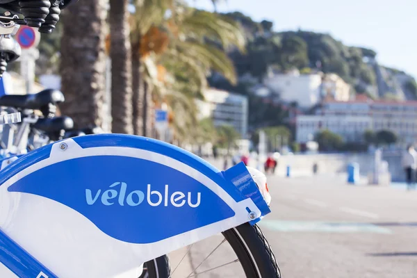NICE, FRANCE - on JANUARY 13, 2016 6.Point of a bicycle rental of Veloblue on the Promenade des Anglais — стоковое фото