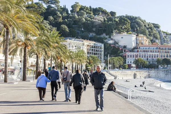 Nice, Frankrijk, op 13 januari 2016. Stad landschap. Promenade des Anglais. Winterdag. — Stockfoto