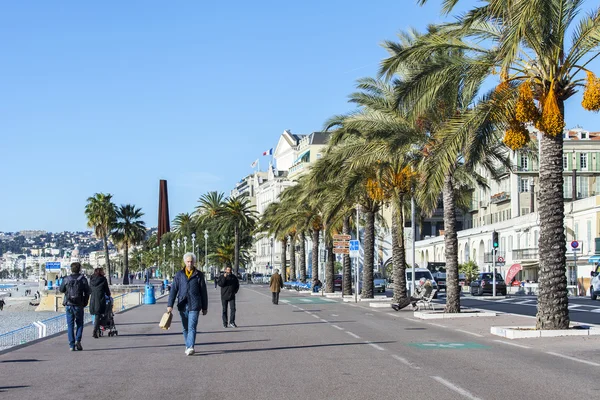 NICE, FRANCIA, il 13 GENNAIO 2016. Paesaggio urbano. Promenade des Anglais. Giornata invernale . — Foto Stock